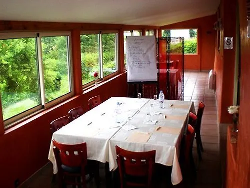 **  فندق Logis Des Cretes De Pignols مْواساك فرنسا